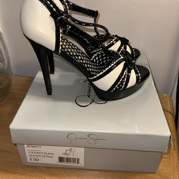 JESSICA SIMPSON shoes JS-Britt Coconut Silk Kid Patent Heels size 8.5M NEW - Picture 14 of 17